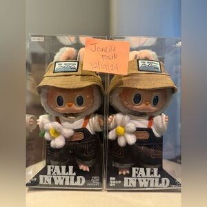 100% AUTHENTIC: THE MONSTERS FALL IN WILD SERIES - Vinyl Plush Pendant